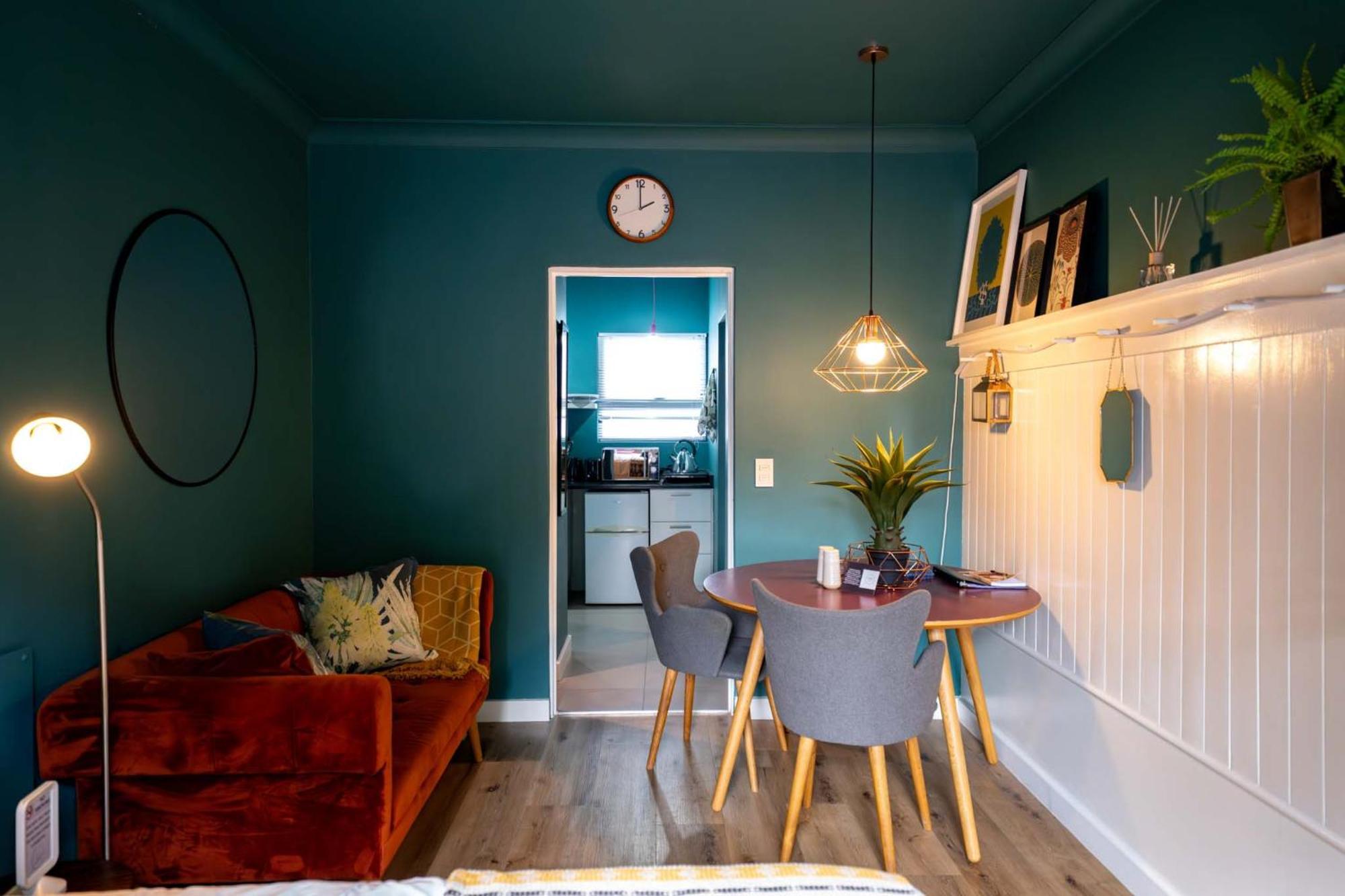 Appartement Point's Snug - Indulge In An Urban Oasis *
