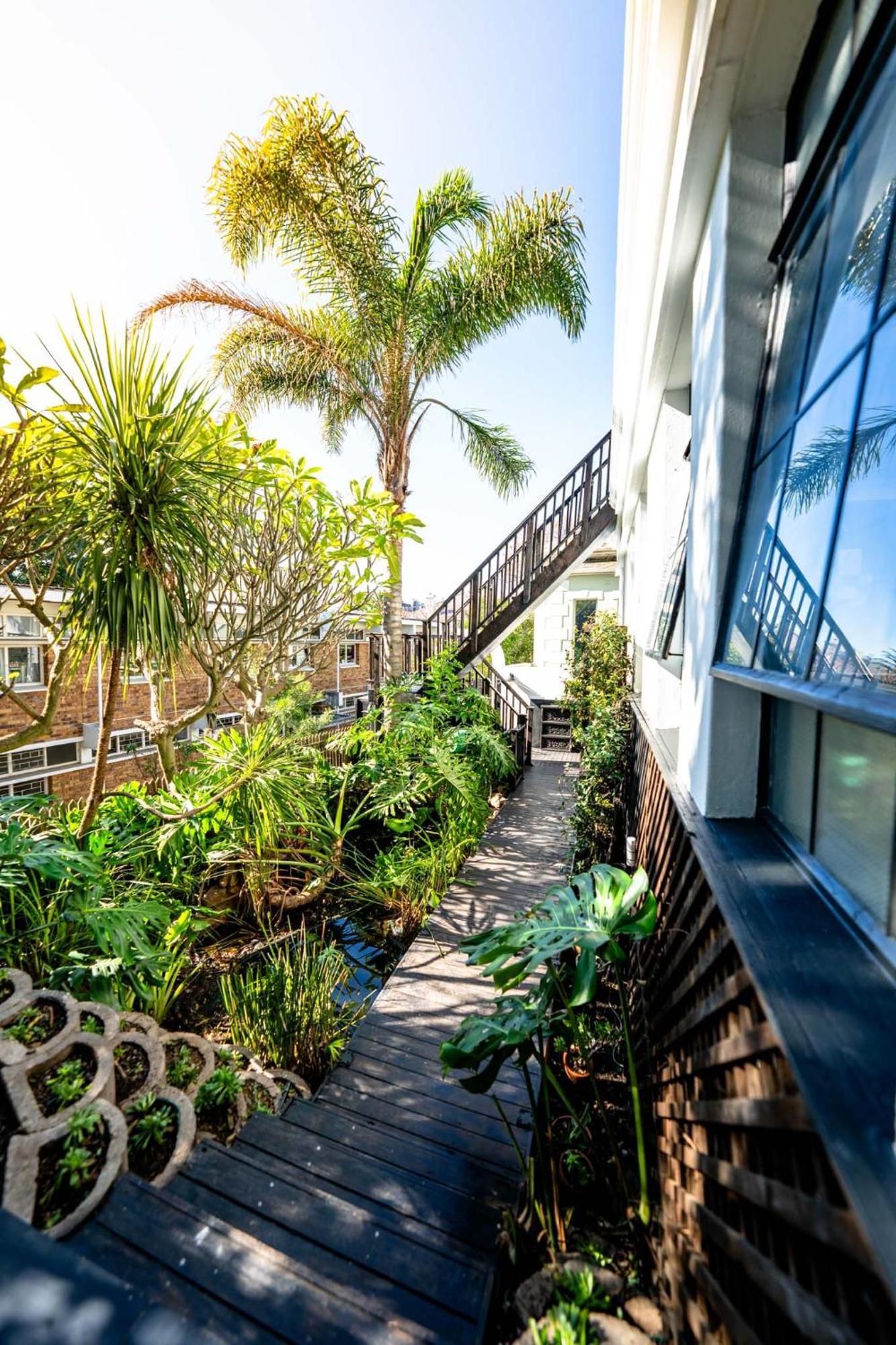 Point's Snug - Indulge In An Urban Oasis Appartement *