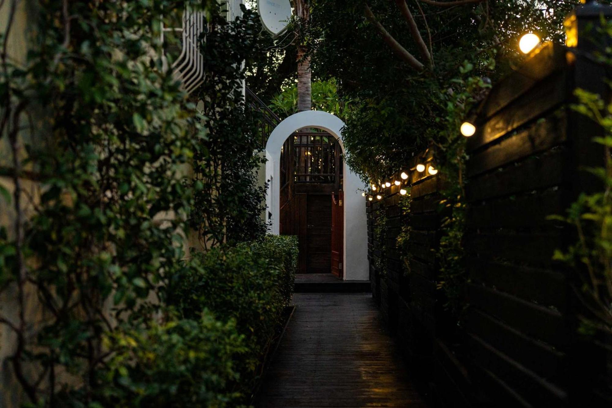 Point's Snug - Indulge In An Urban Oasis