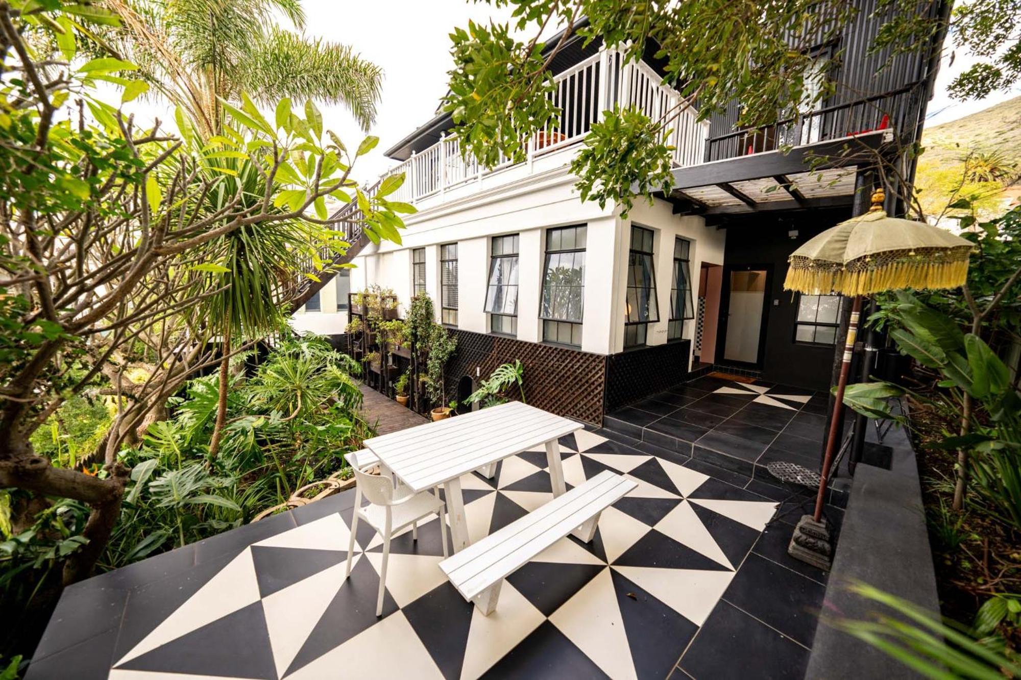 Point's Snug - Indulge In An Urban Oasis